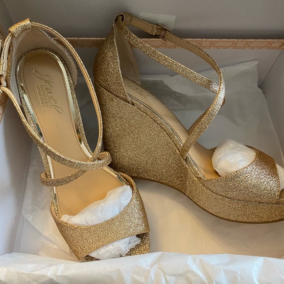 Shoes - Sparkling gold wedges size 7 1/2